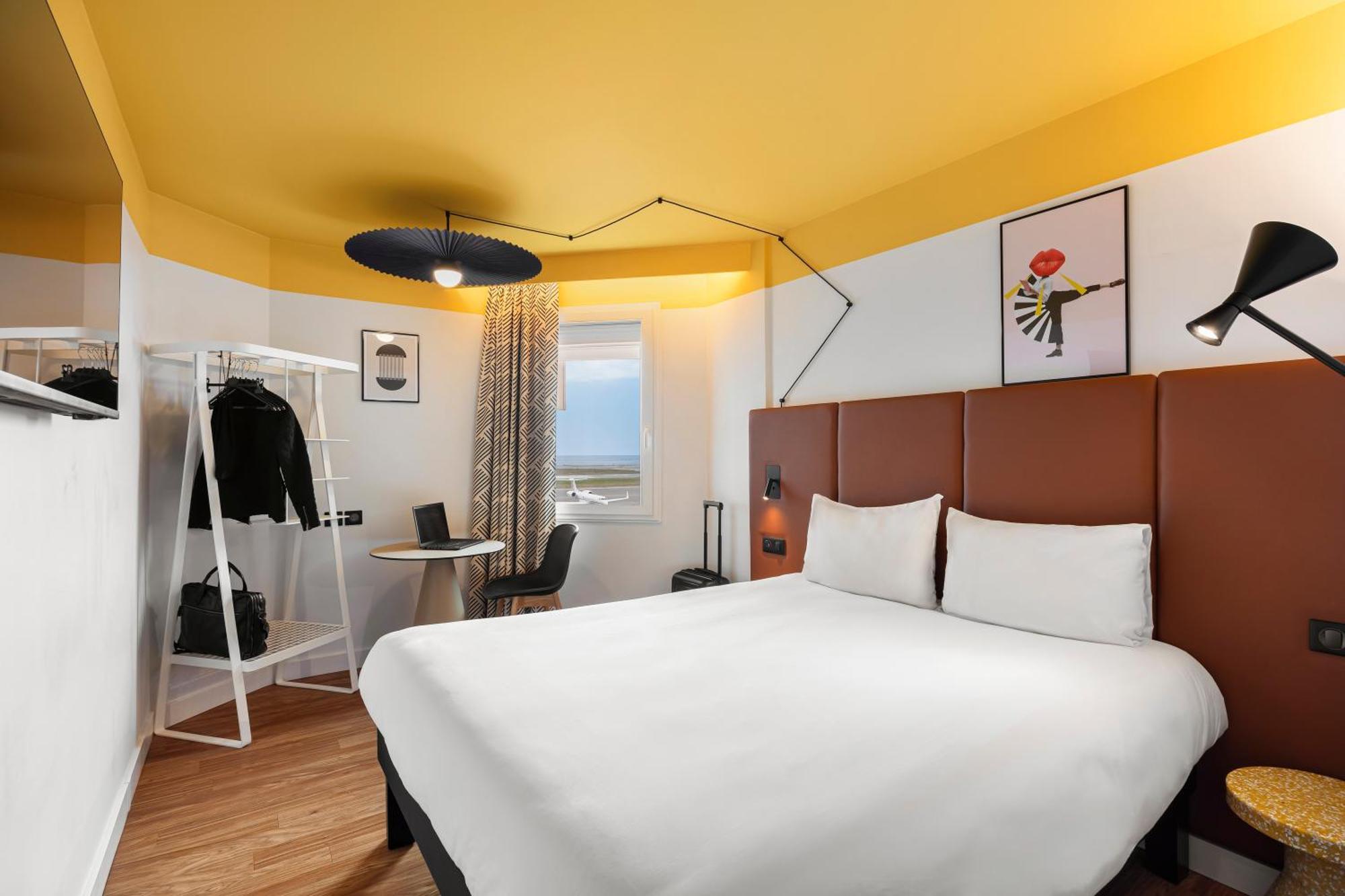 Ibis Nice Aeroport Promenade Des Anglais Exterior photo