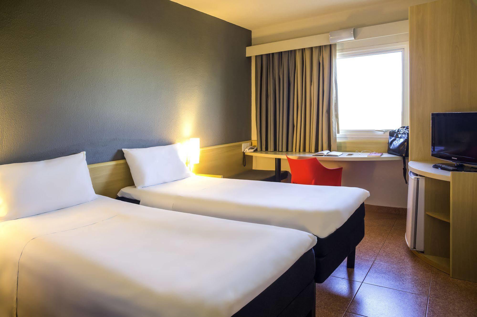 Ibis Nice Aeroport Promenade Des Anglais Exterior photo